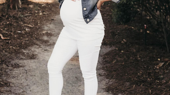#BumpStyleApproved: Let This Cute and Classy Preggo "Airmez" Sweatshirt and White Maternity Leggings Do The Talking