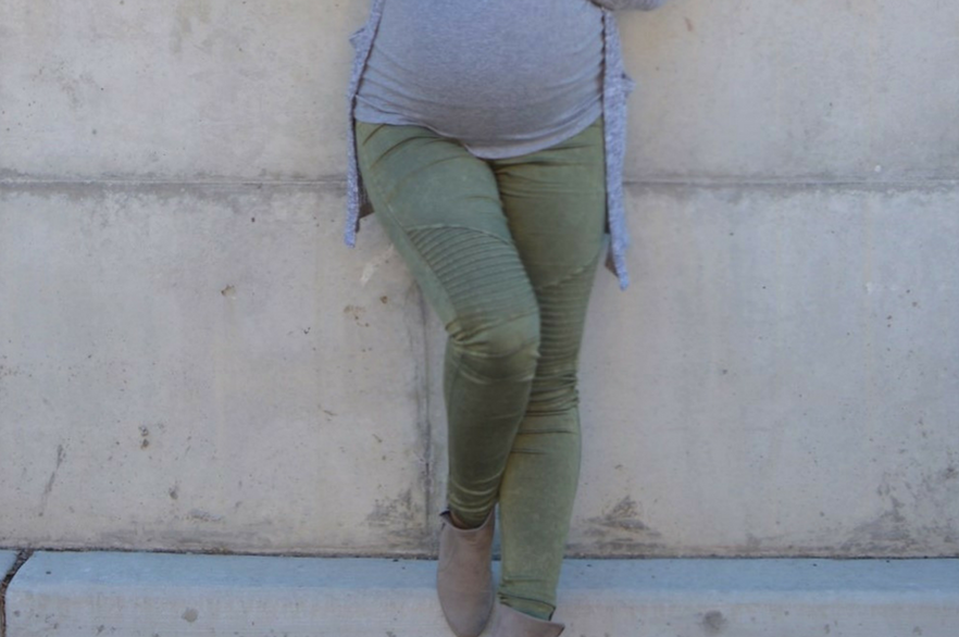 [#BumpStyleApproved: Comfortable maternity leggings is a must have for expecting mama Jody!] - [Green with Envy Moto Leggings]